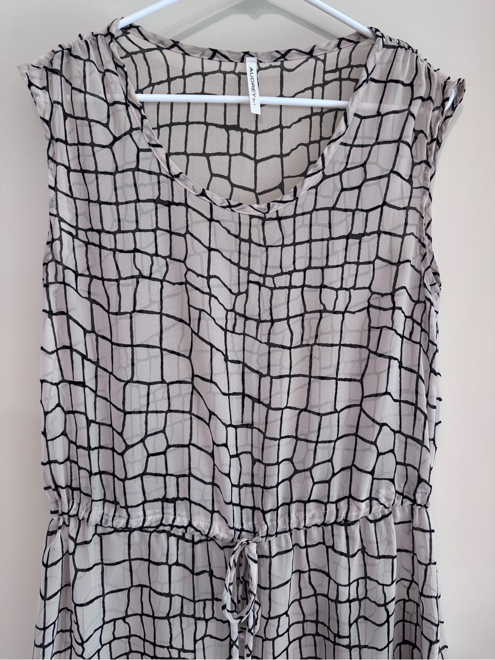 Printed Drop Waist Drawstring Top - Picture 4 of 5